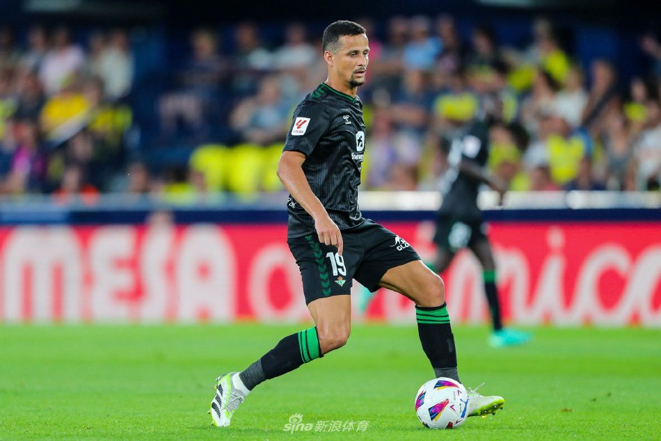 曾有球场传 曾有球场传