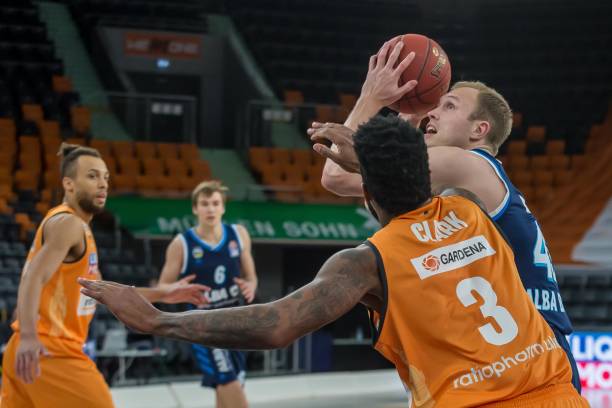 虽然经历不 虽然经历不